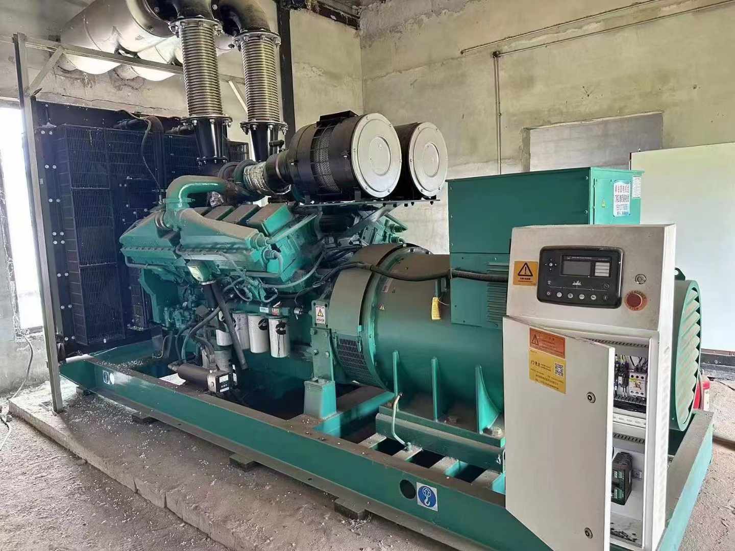 鹤城无功补偿装置的性能评估需要考虑哪些因素？