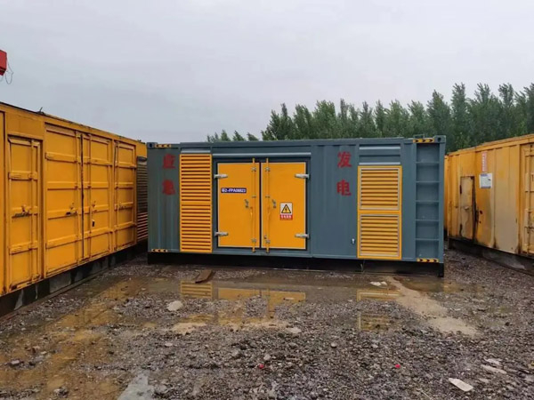 鹤城柴油发电机如何判断干式空气滤清器是否需要更换？