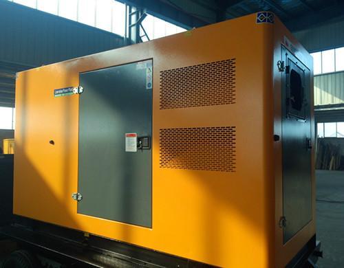 鹤城汽油发电机组电瓶电解液的密度应该保持在什么范围？